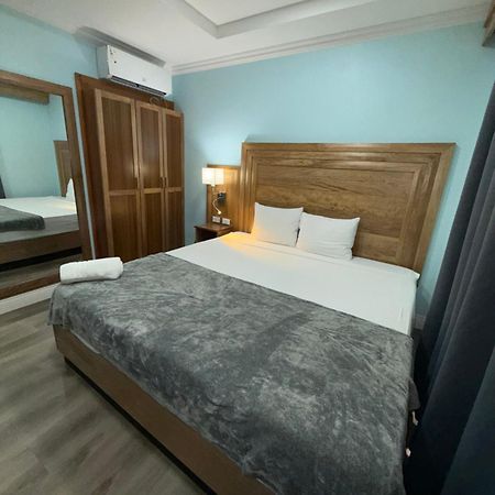 Airport Suites Hotel Piarco Exterior foto