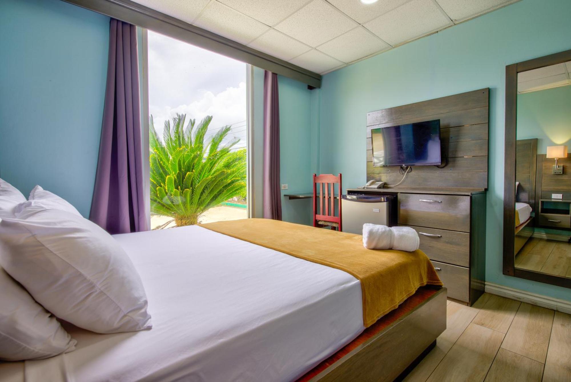 Airport Suites Hotel Piarco Exterior foto