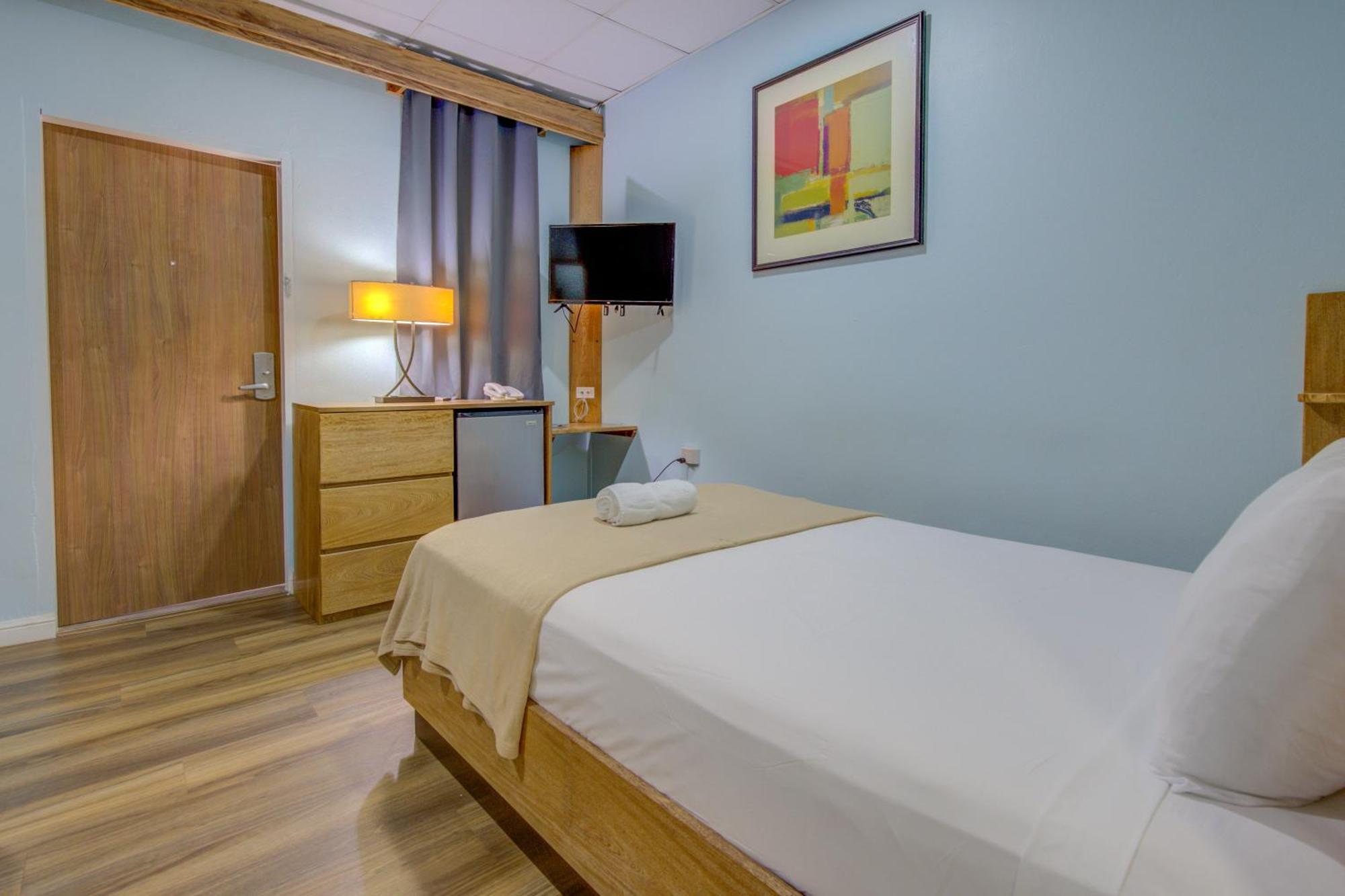 Airport Suites Hotel Piarco Exterior foto