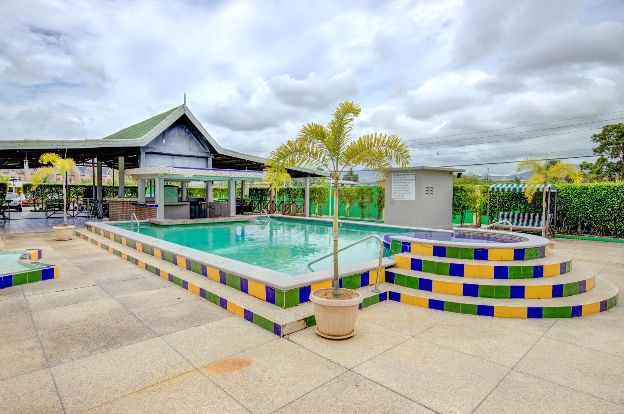 Airport Suites Hotel Piarco Exterior foto