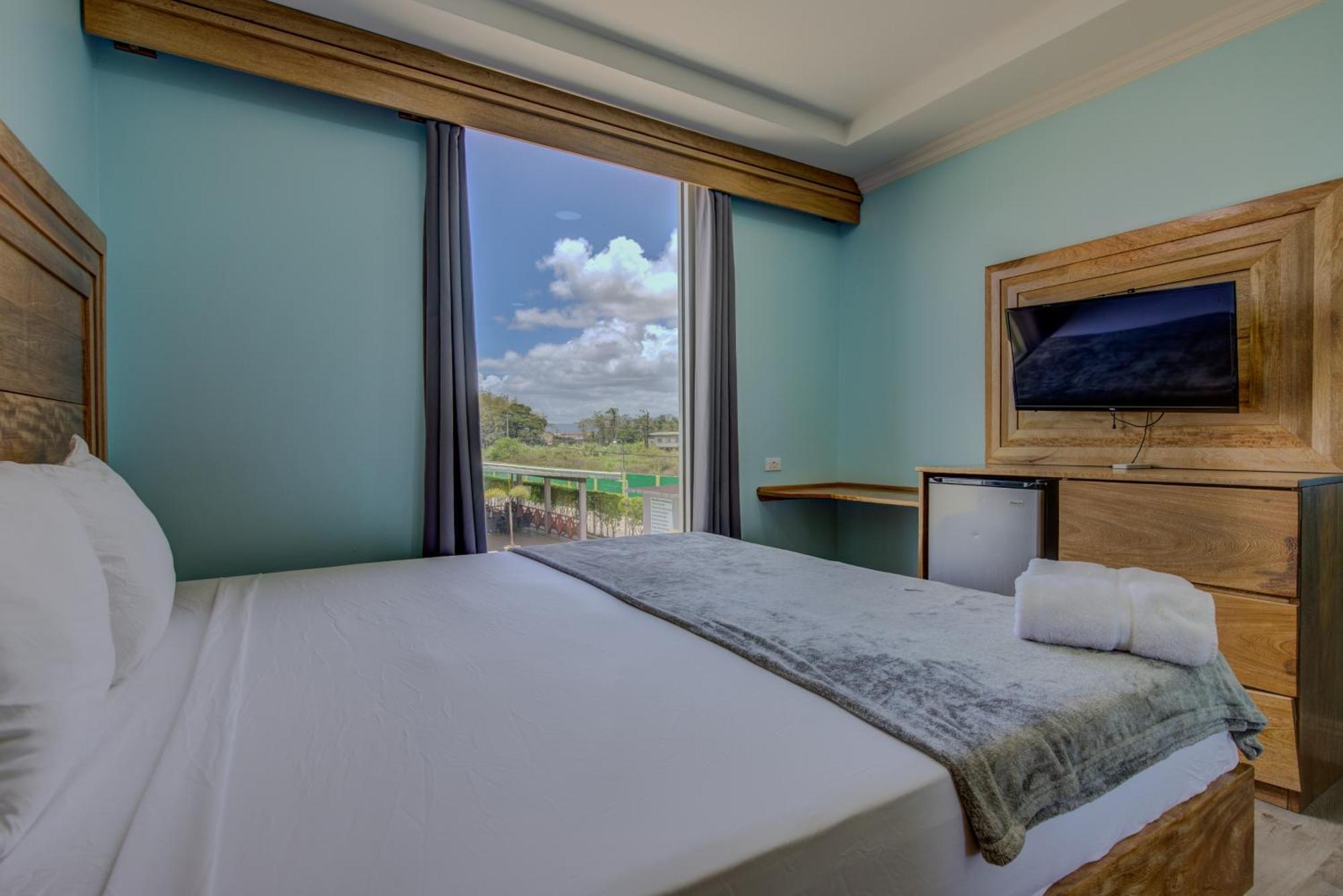 Airport Suites Hotel Piarco Exterior foto